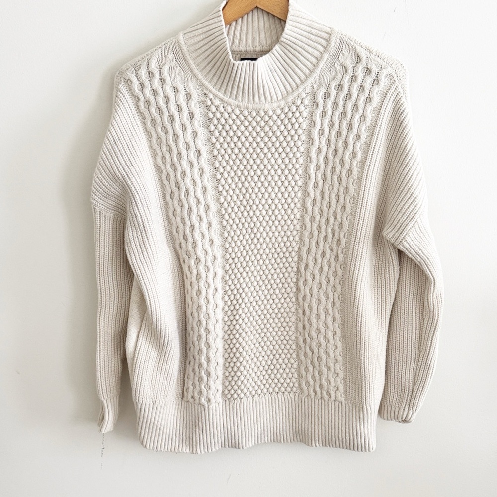 Gap Cable Knit Mockneck long sleeve Sweater in cream oversized size small